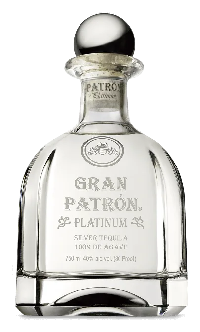 በብር ክዳኑ የተደፋ የክሪስታል Gran Patrón Platinum ጠርሙስ